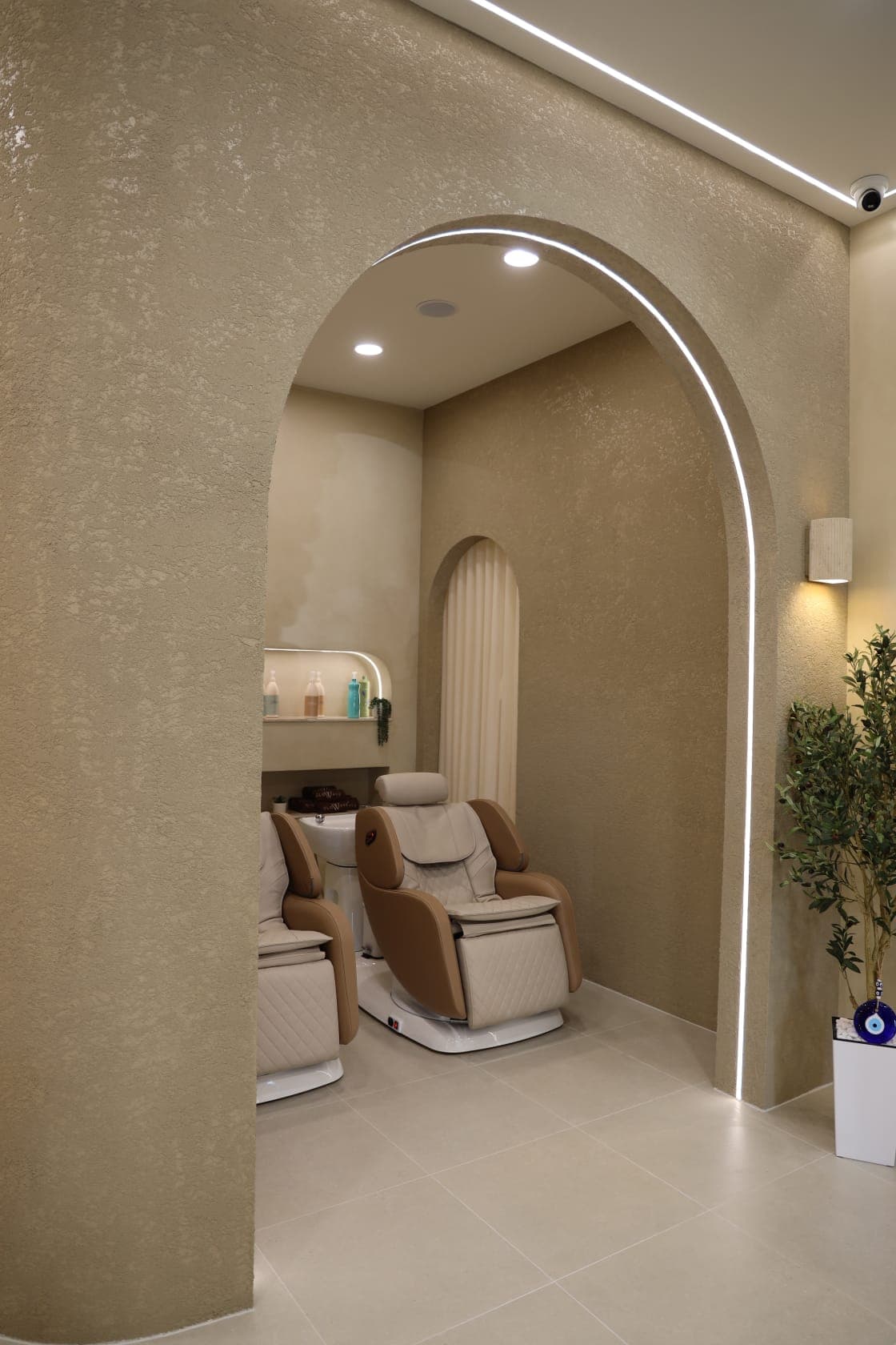 Premium wash & massage stations